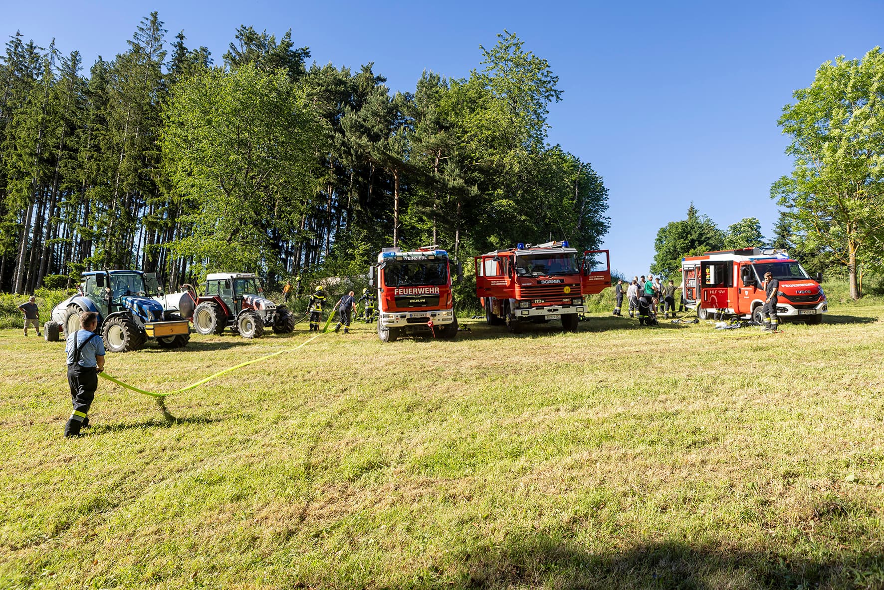 Gallery image 7 -  Fünf Feuerwehren im Einsatz - Waldbrand in Nöhagen 
